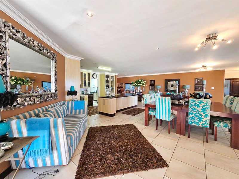 Iconic 733m2 Luxury Penthouse on Main Beach - Panoramic Ocean Views, Jeffreys Bay - Photo 9