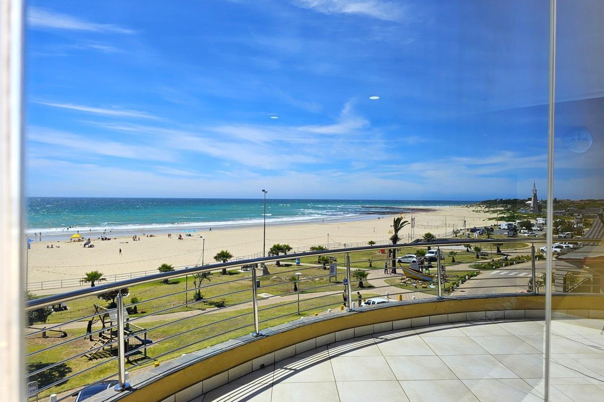 Iconic 733m2 Luxury Penthouse on Main Beach - Panoramic Ocean Views, Jeffreys Bay - Photo 4