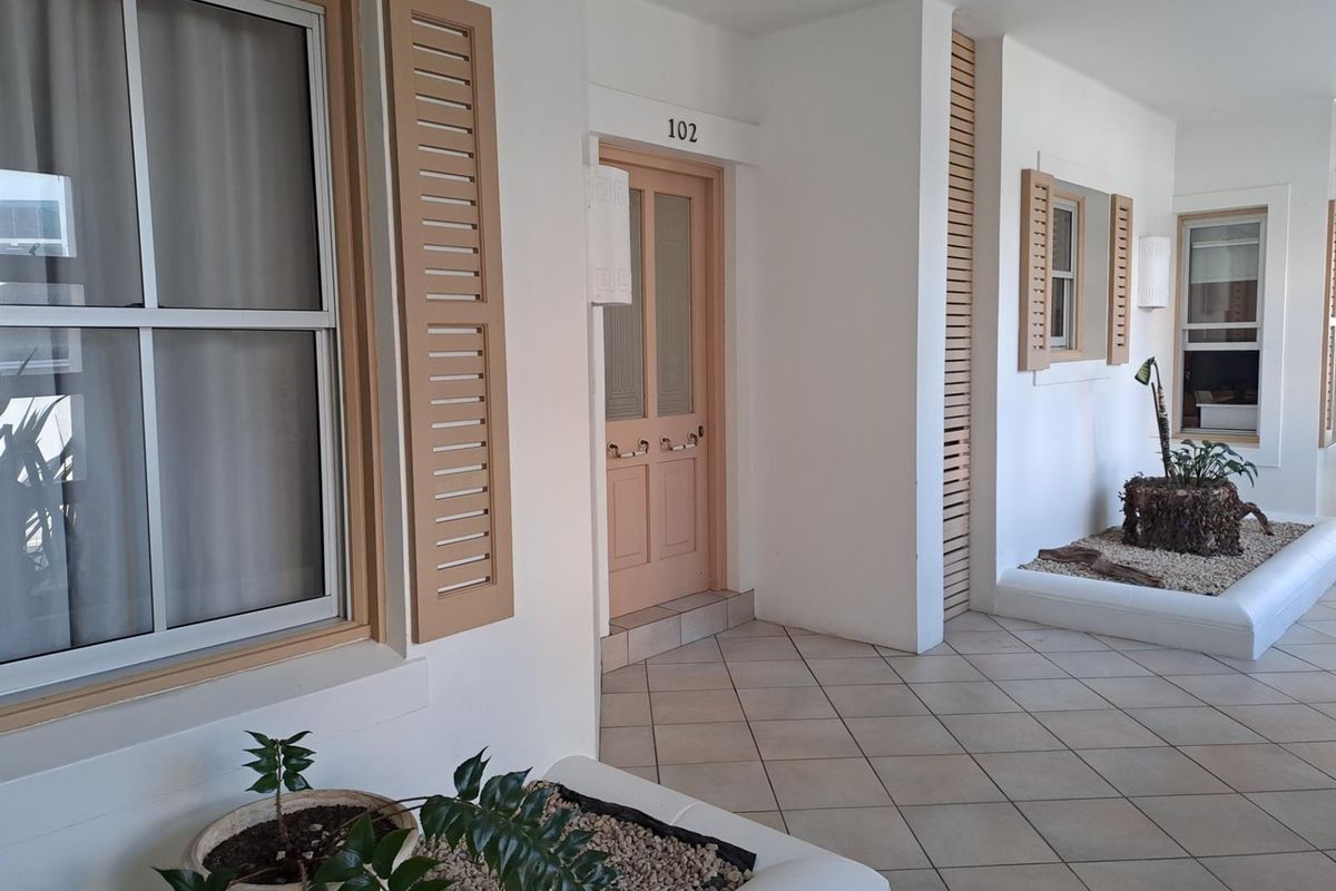 Apartment For Sale in Summerstrand, Port Elizabeth - Photo 2