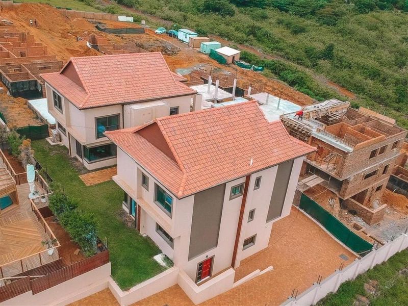 Modern Luxury Living Home in the Heart of Izinga - Photo 3