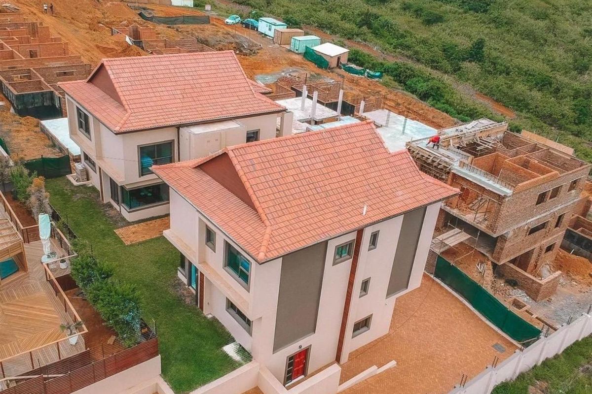 Modern Luxury Living Home in the Heart of Izinga - Photo 3