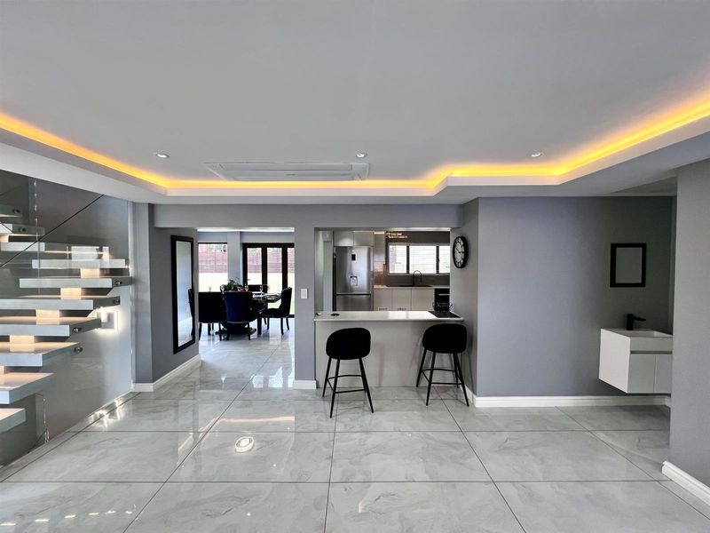 Modern Luxury Living Home in the Heart of Izinga - Photo 4