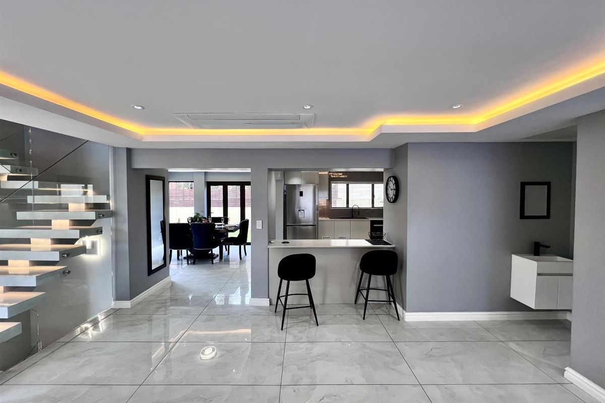 Modern Luxury Living Home in the Heart of Izinga - Photo 4