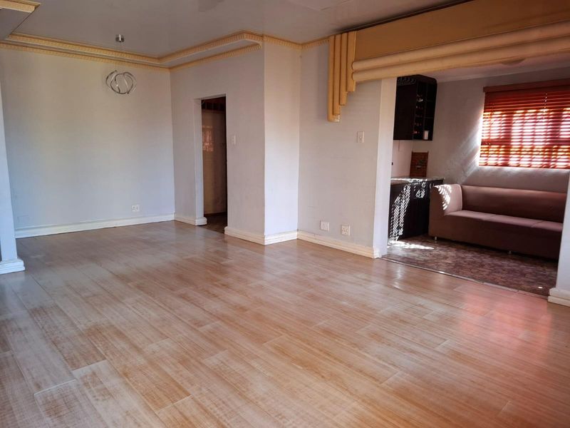 Neat 3-Bedroom 2-Bathroom Home To Rent in Kwamagxaki, Port Elizabeth - Photo 8