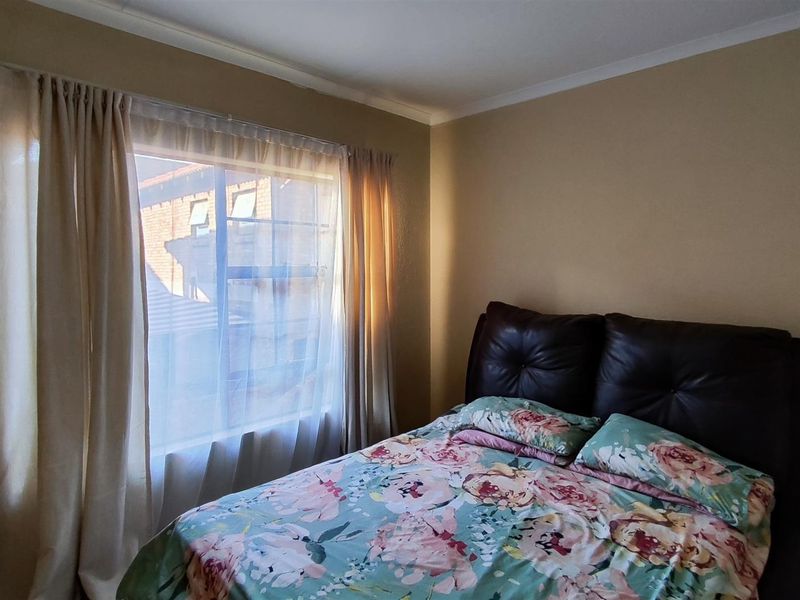 Charming 2-Bedroom Home for Sale in Norton Small Farms - Photo 6