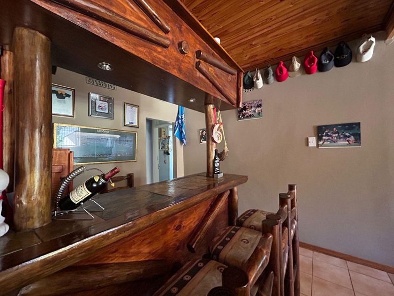 ☀️ Monument Heights Oasis: Sparkling Pool, Solar Power, and Endless Family Fun Awaits! - Photo 6