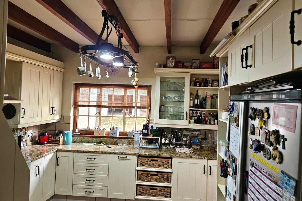 Small Holding with a Workshop, Cottage,  Bed and Breakfast facility and Upmarket Family Home - Photo 2