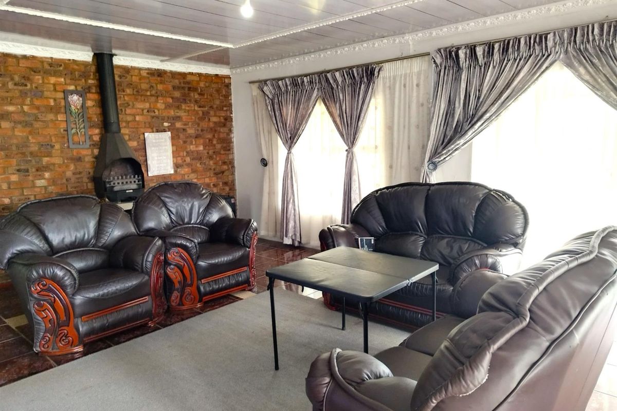 HOUSE FOR SALE IN GRASKOP - Photo 5