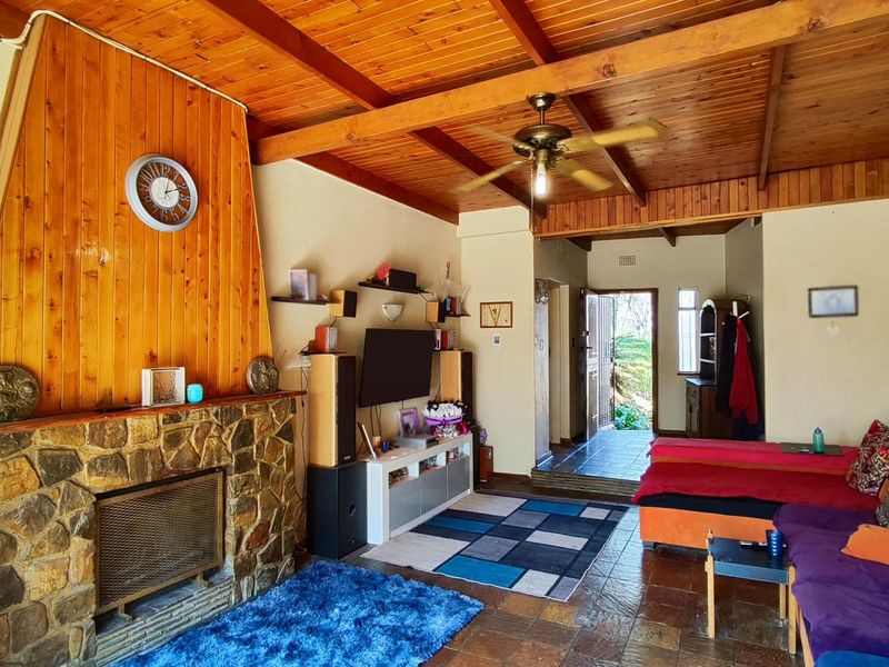 Charming 4-Bedroom Home Perfect for Families - Photo 4