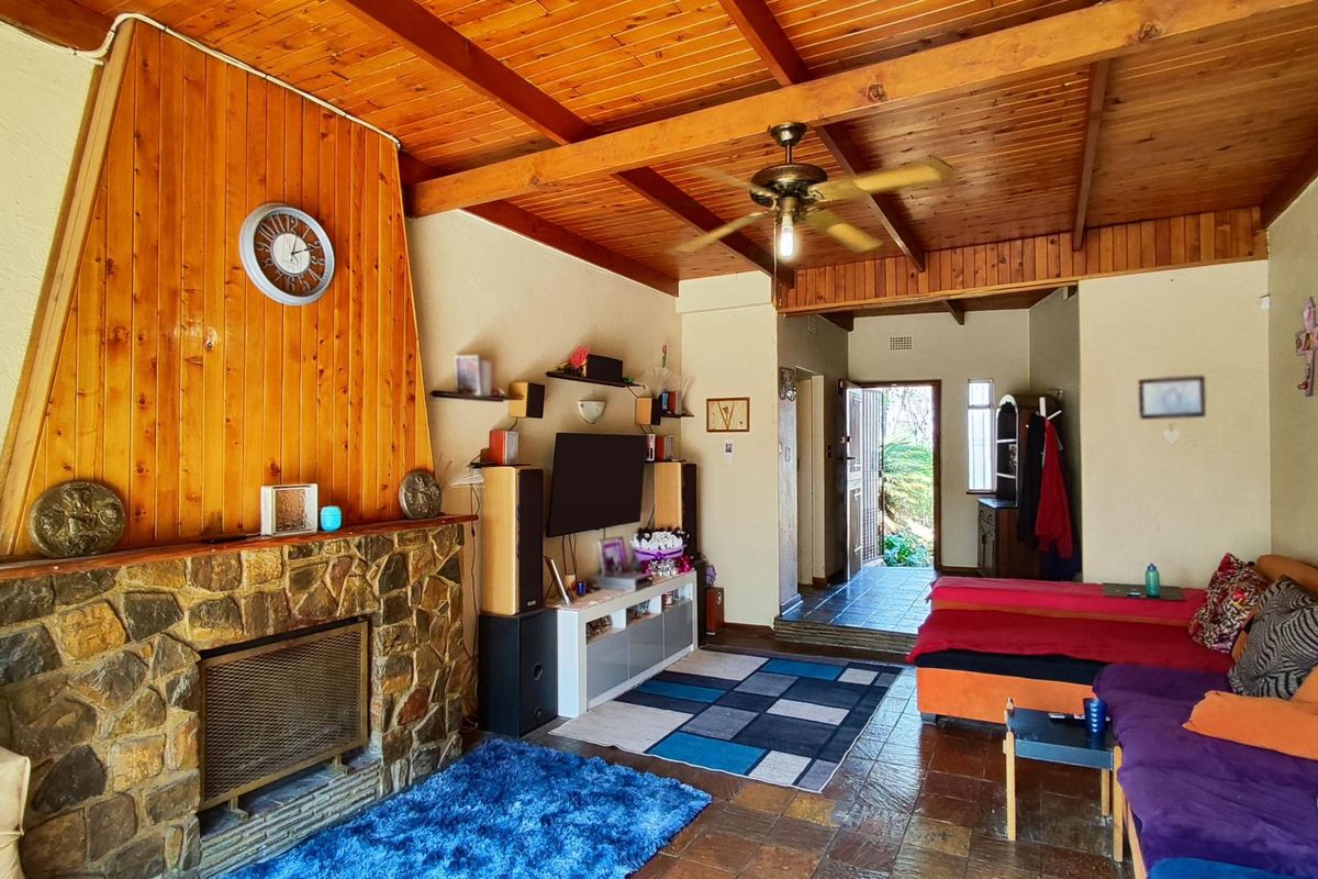 Charming 4-Bedroom Home Perfect for Families - Photo 4