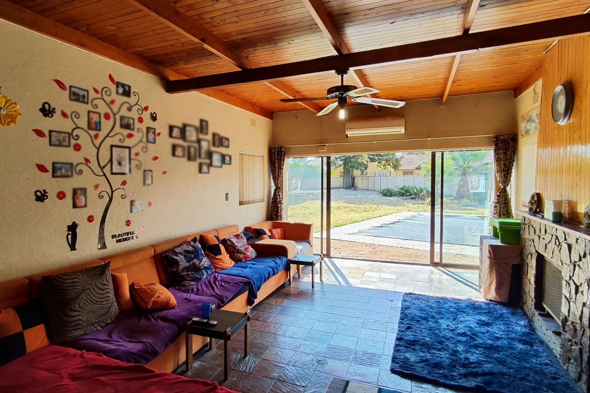 Charming 4-Bedroom Home Perfect for Families - Photo 3