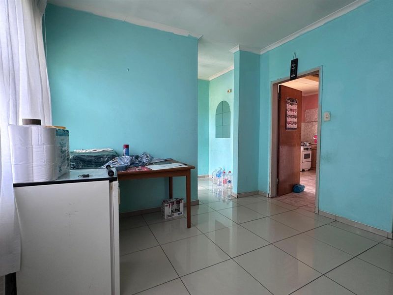 Move-In-Ready 4 Bedroom House in Amajuba Park! - Photo 6