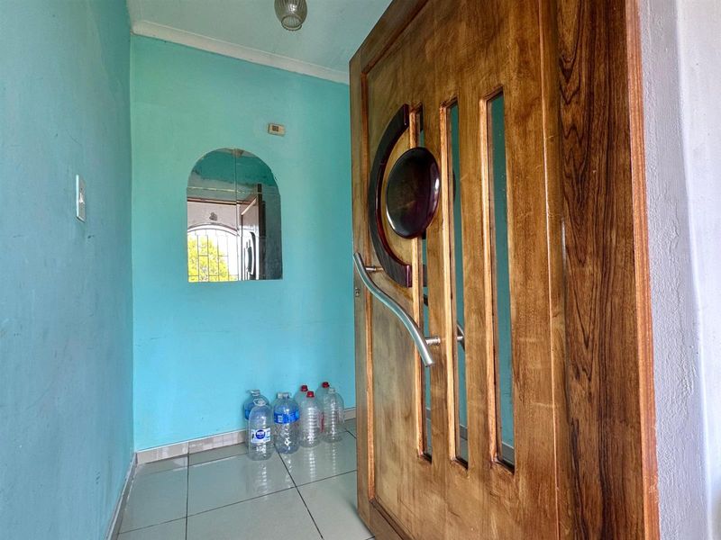 Move-In-Ready 4 Bedroom House in Amajuba Park! - Photo 3
