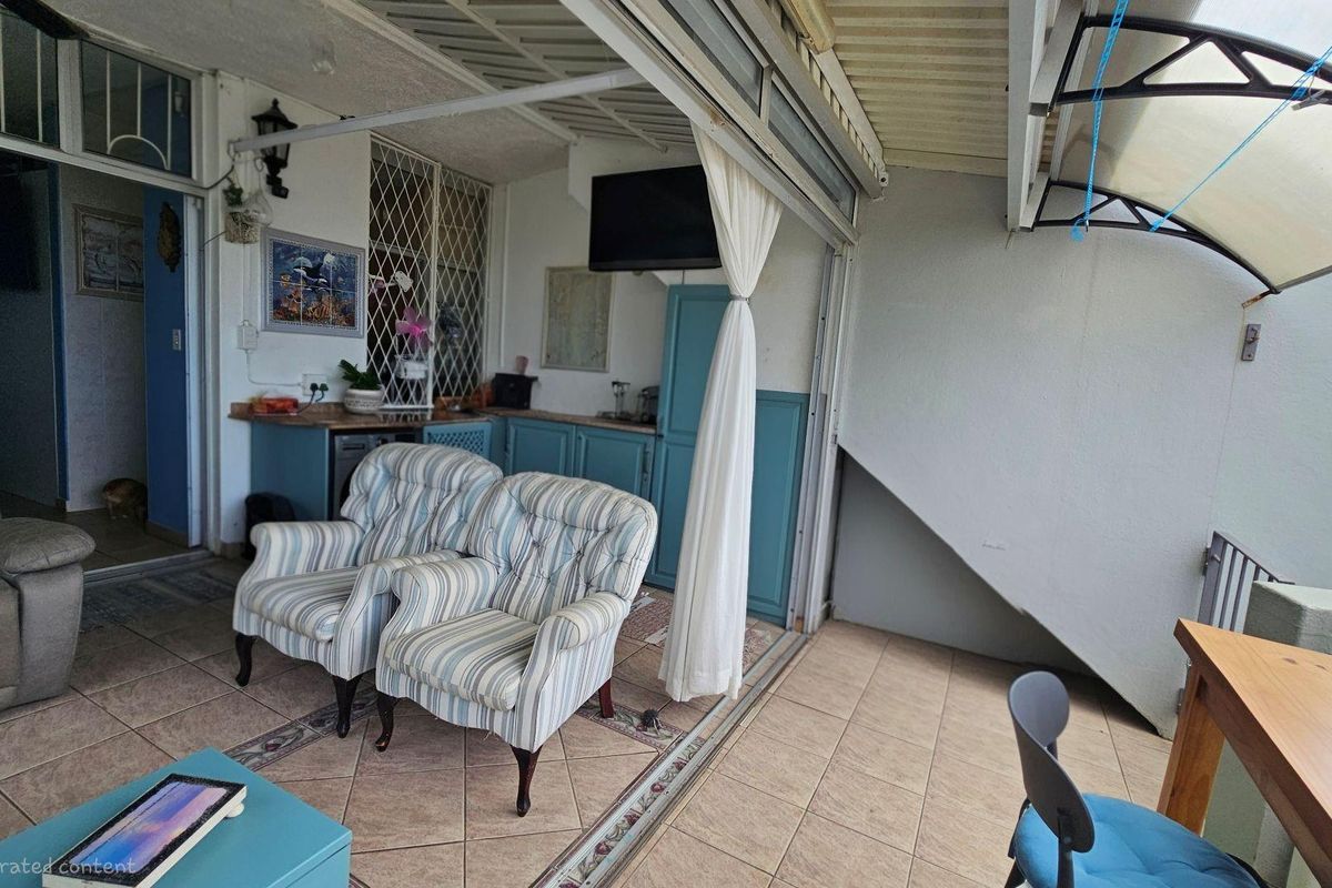 Picturesque Semi Furnished Apartment For Sale in Manaba Beach, Margate, KwaZulu Natal - Photo 5