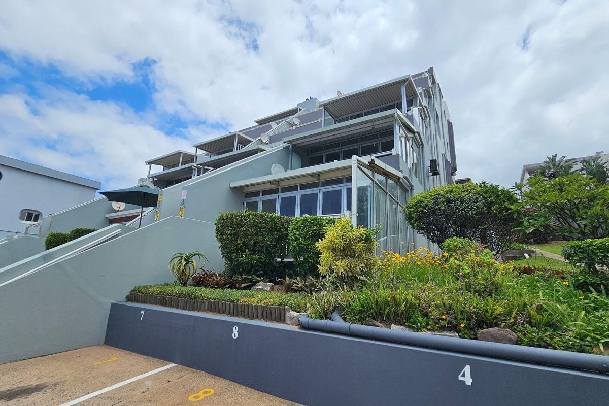 Picturesque Semi Furnished Apartment For Sale in Manaba Beach, Margate, KwaZulu Natal - Photo 2