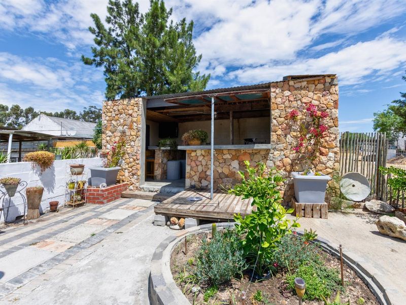 PRICE REDUCED - 12.5 Ha Income property, 2 Main Houses, 3 Cottages, Office and Historic Farmstall - Photo 5