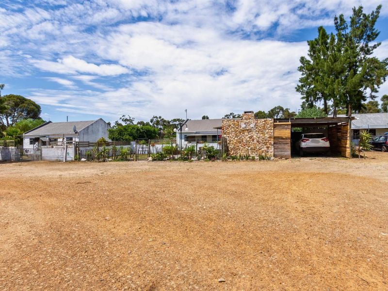 PRICE REDUCED - 12.5 Ha Income property, 2 Main Houses, 3 Cottages, Office and Historic Farmstall - Photo 2