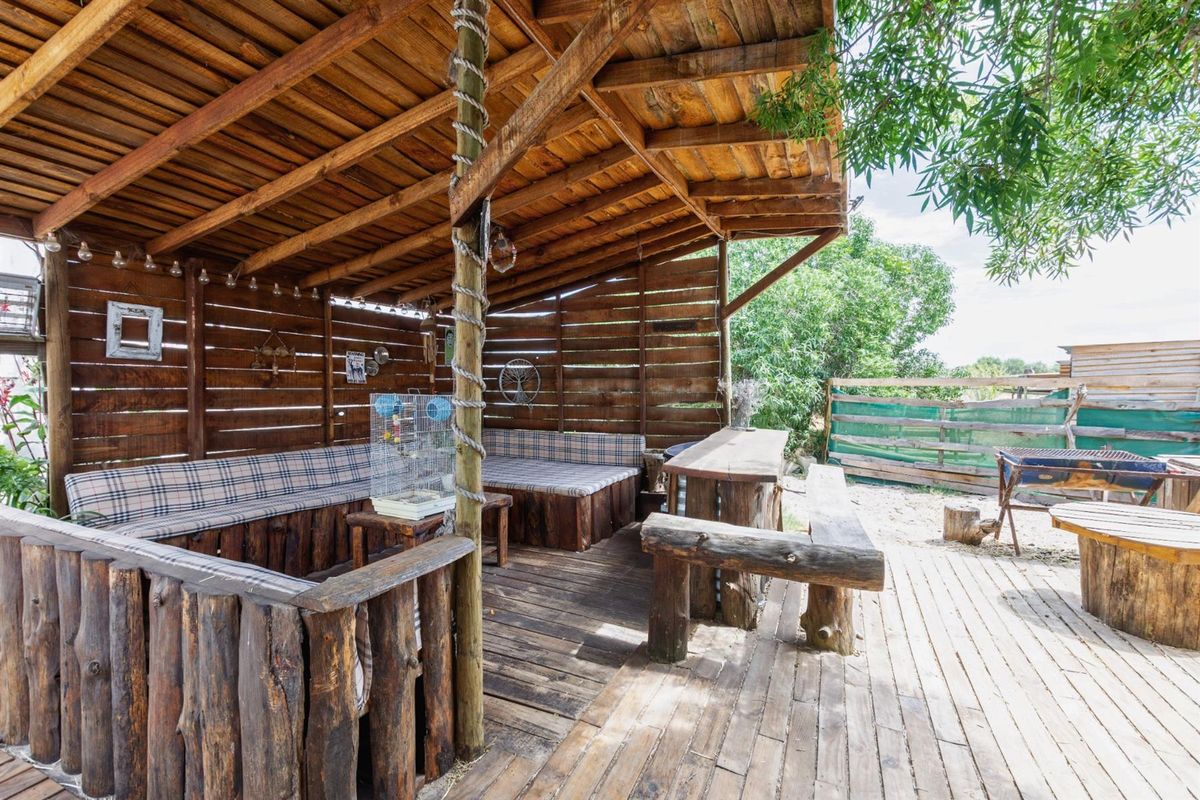 PRICE REDUCED - 12.5 Ha Income property, 2 Main Houses, 3 Cottages, Office and Historic Farmstall - Photo 4