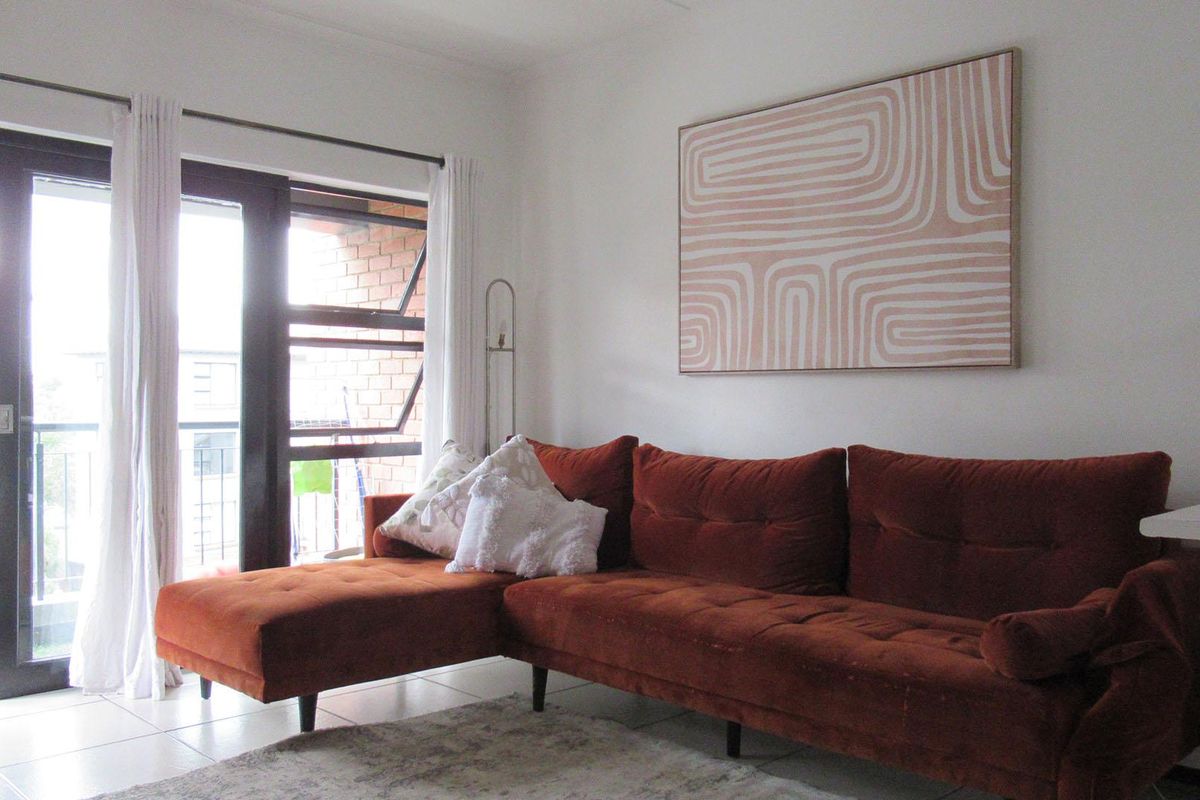 Lock-Up-and-Go 2-Bed Apartment in Richmond Park, Oakdene Johannesburg - Photo 5