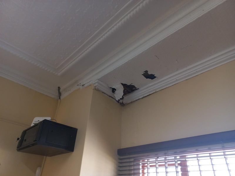 Commercial House in Belgravia Currently Used as Dr's Rooms - Photo 5