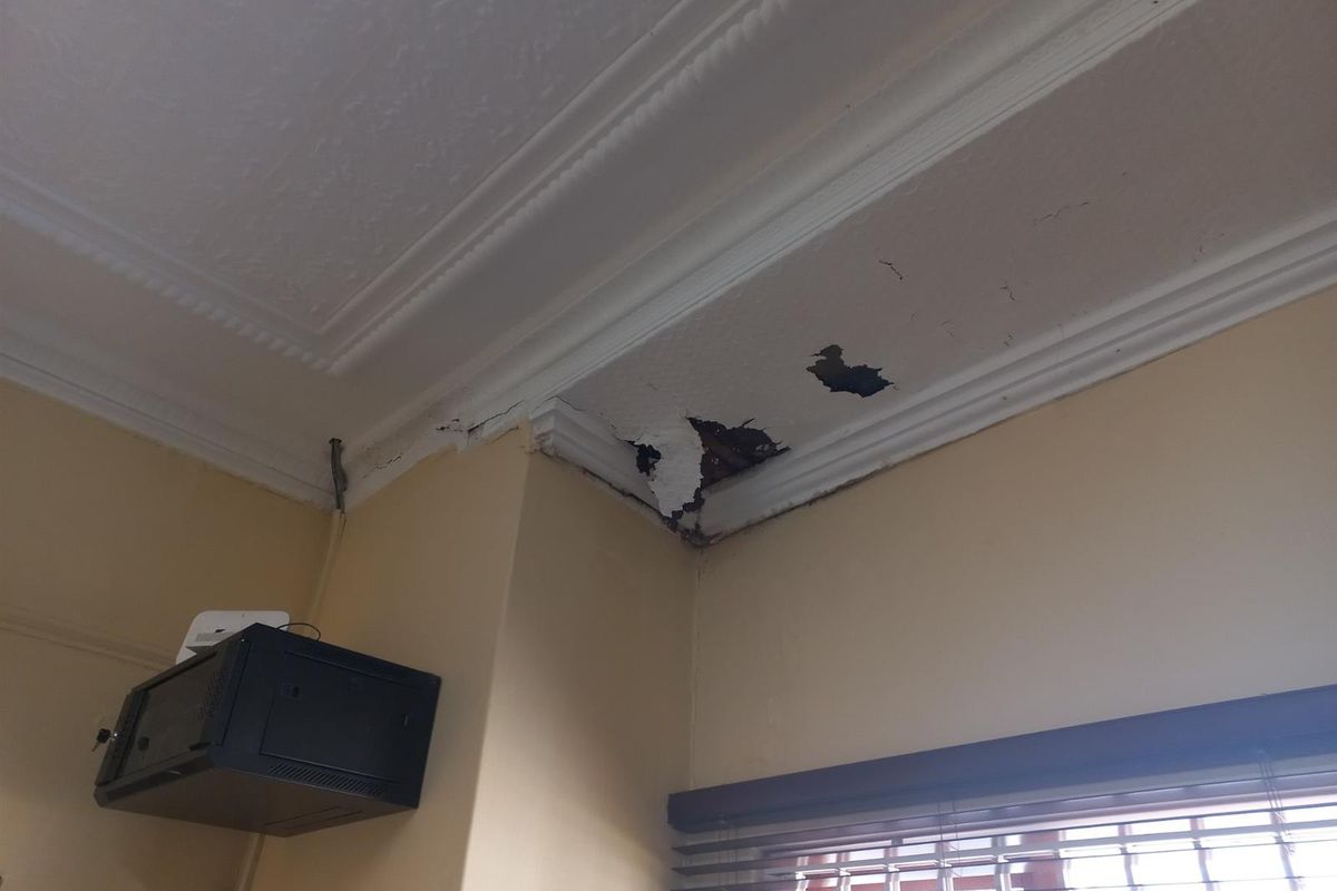 Commercial House in Belgravia Currently Used as Dr's Rooms - Photo 5