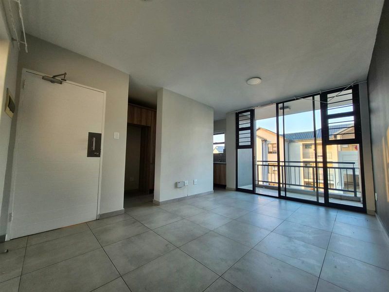 Your Perfect Start in Pretoria East - Modern 2 Bedroom Apartment in Lombardy Meander - Photo 3