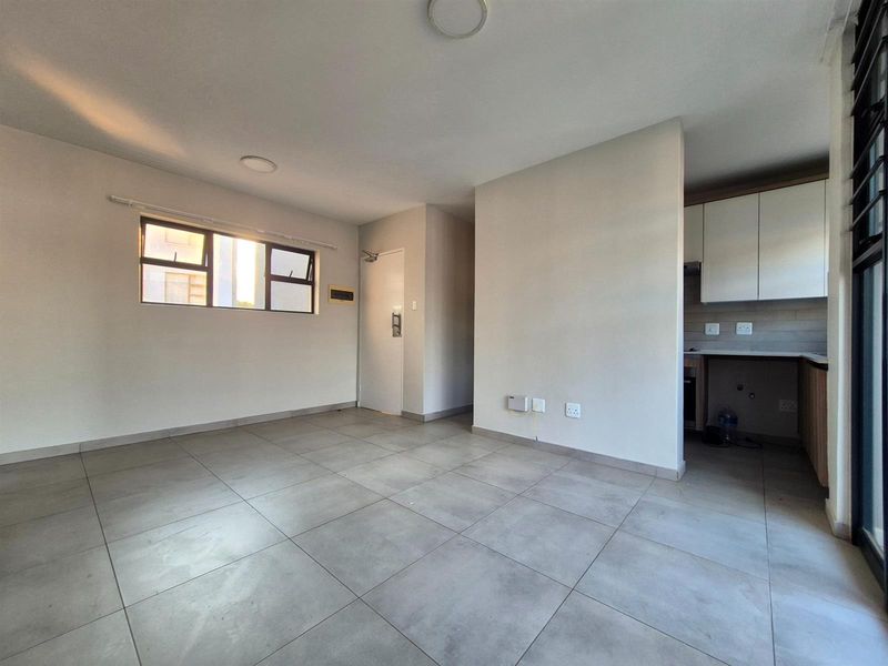 Your Perfect Start in Pretoria East - Modern 2 Bedroom Apartment in Lombardy Meander - Photo 5