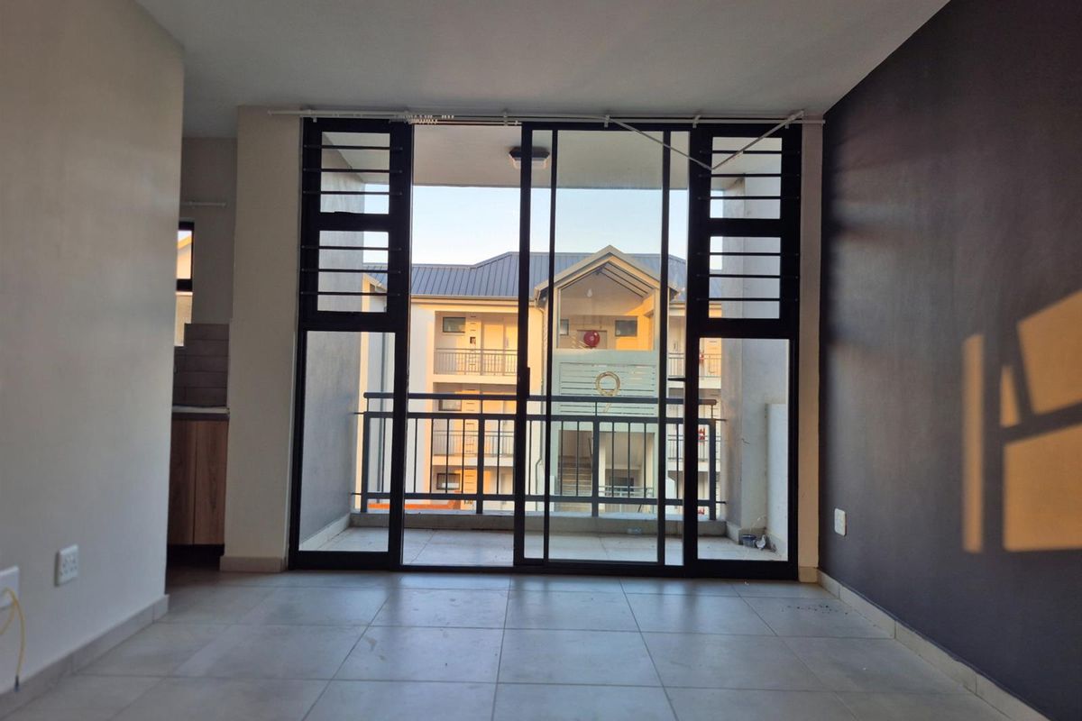 Your Perfect Start in Pretoria East - Modern 2 Bedroom Apartment in Lombardy Meander - Photo 2