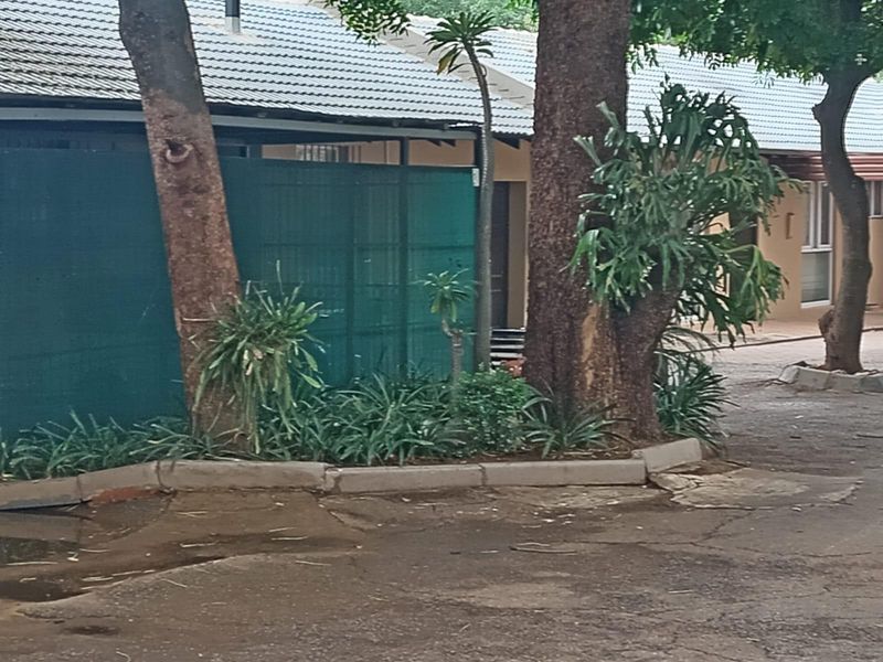 Beautiful Large 3 Bedroom Townhouse For Sale - Florauna - Photo 4