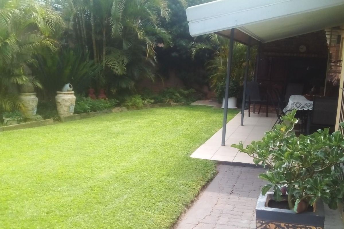 Beautiful Large 3 Bedroom Townhouse For Sale - Florauna - Photo 2