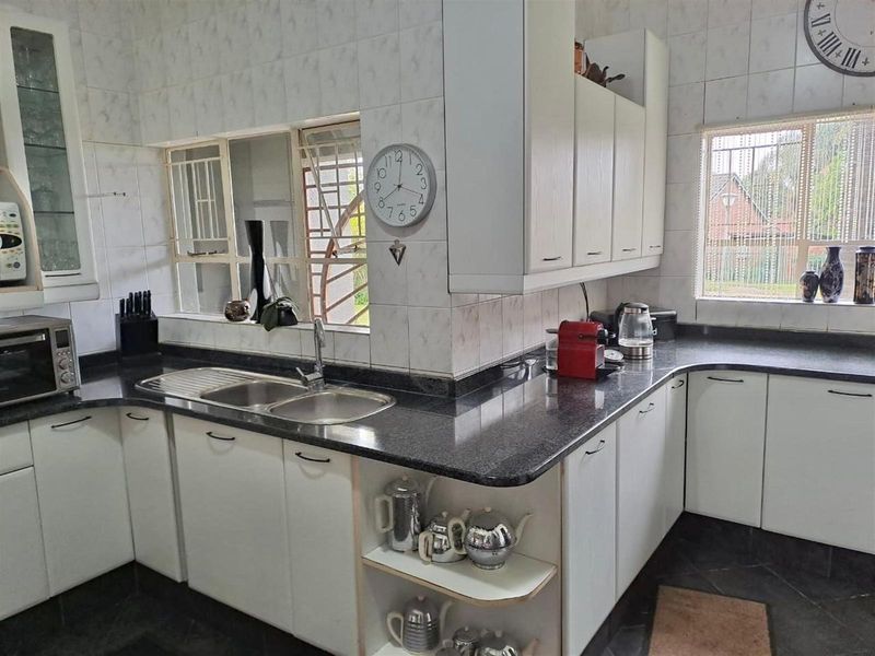 Modern Comfort & Outdoor Bliss in Aviary Hill. - Photo 9