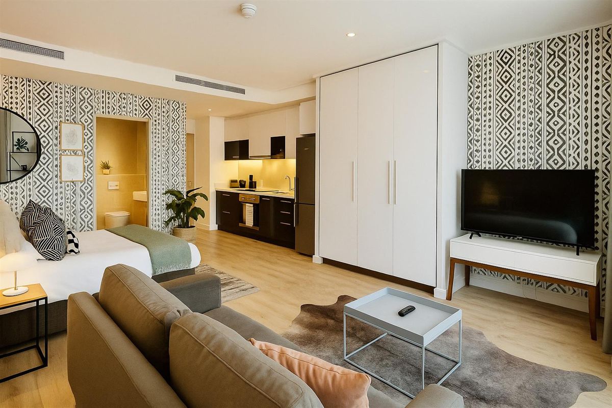 Apartment For Sale in Cape Town City Centre, Cape Town - Photo 3
