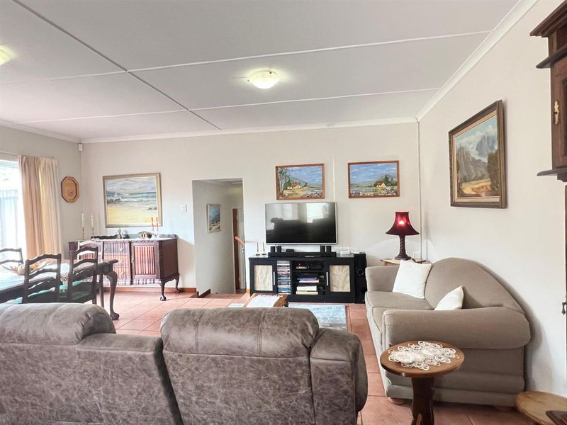 Townhouse For Sale in Ferreira Town Jeffreys Bay Eastern Cape - Photo 7