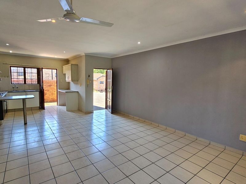 Unit For Sale in Margate, KwaZulu Natal - Photo 3