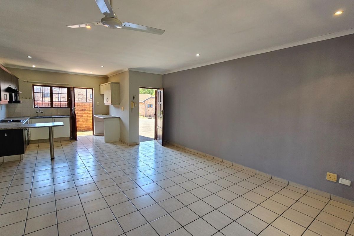 Unit For Sale in Margate, KwaZulu Natal - Photo 3