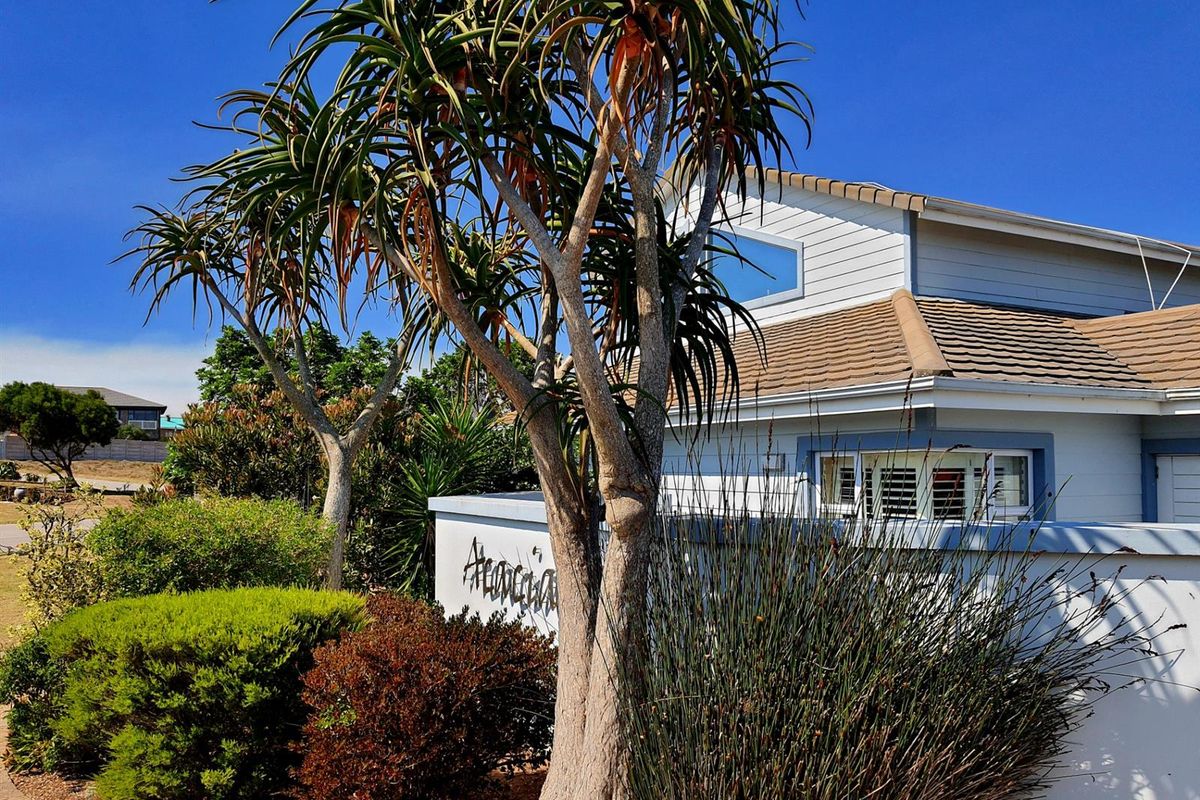 A Light-Filled Coastal Haven Where Space, Style and Comfort Come Together - Photo 3
