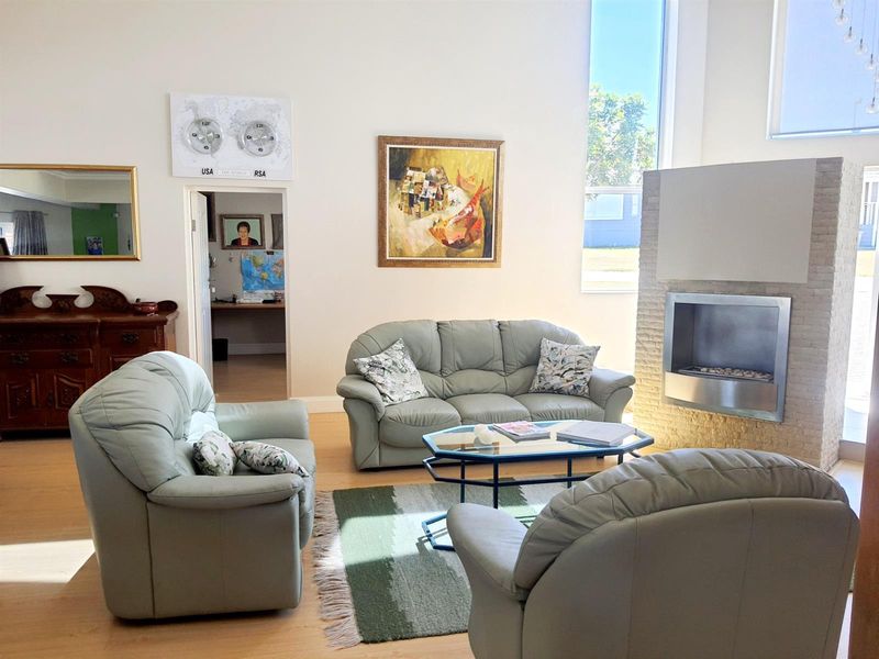 A Light-Filled Coastal Haven Where Space, Style and Comfort Come Together - Photo 8