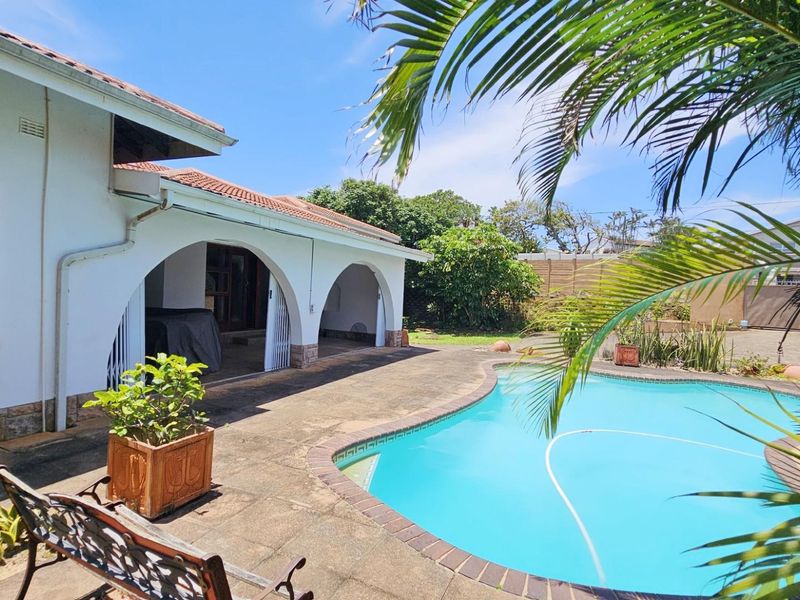 Beautiful Family Home For Sale in Ramsgate, KwaZulu Natal - Photo 2