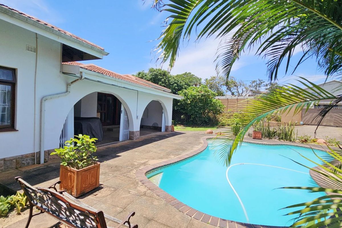 Beautiful Family Home For Sale in Ramsgate, KwaZulu Natal - Photo 2