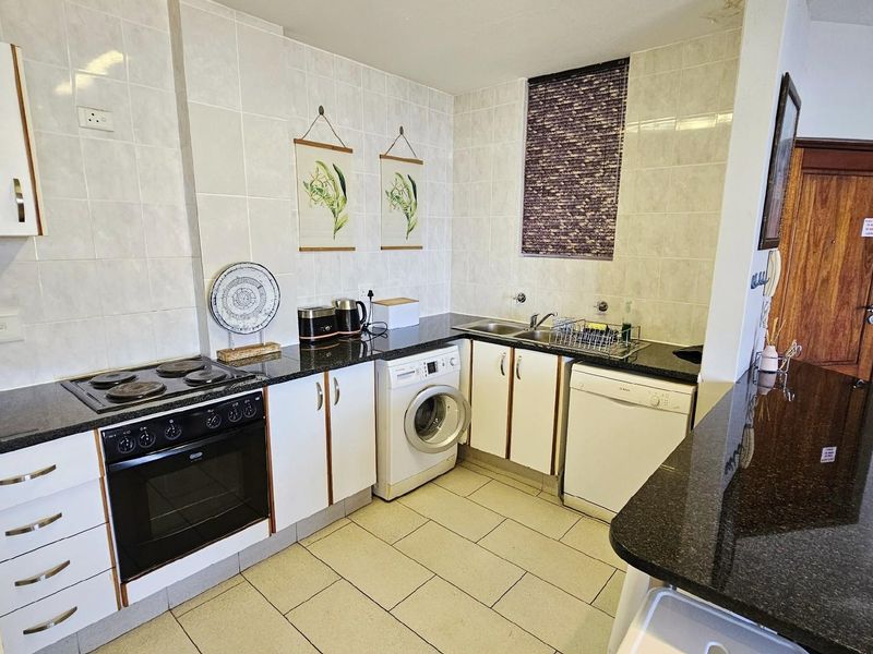 Picturesque Seaview Apartment in Manaba Beach - Photo 10