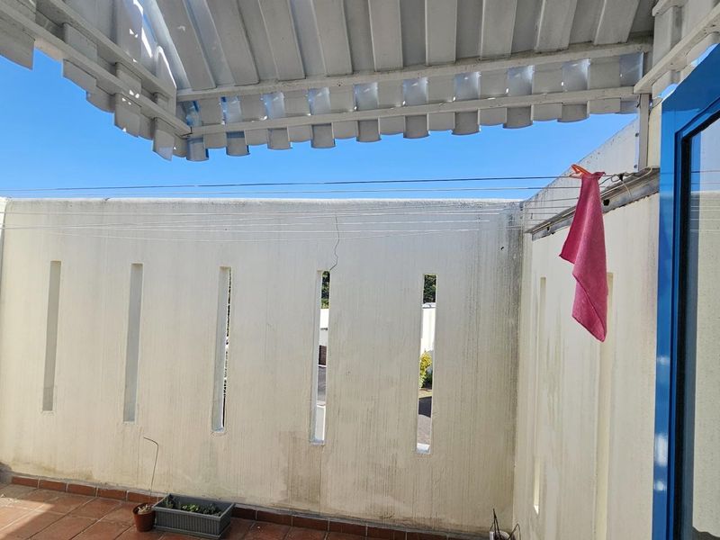 Penthouse For Sale in Uvongo Beach, Margate, KwaZulu Natal - Photo 9