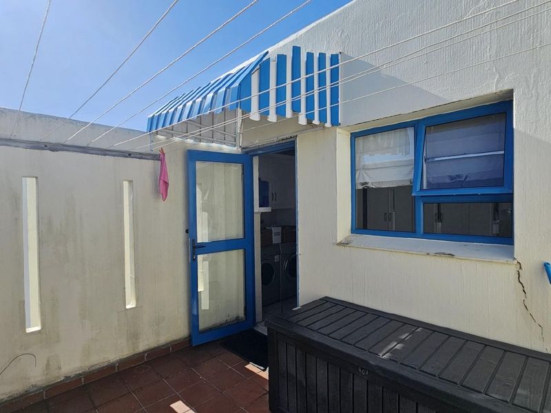 Penthouse For Sale in Uvongo Beach, Margate, KwaZulu Natal - Photo 8