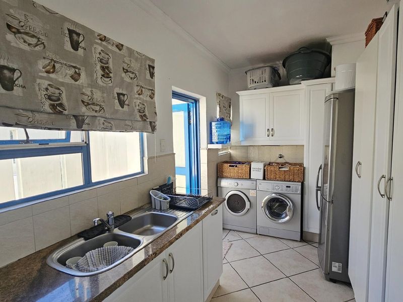 Penthouse For Sale in Uvongo Beach, Margate, KwaZulu Natal - Photo 6