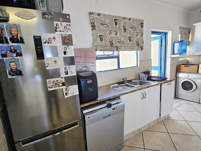 Penthouse For Sale in Uvongo Beach, Margate, KwaZulu Natal - Photo 7