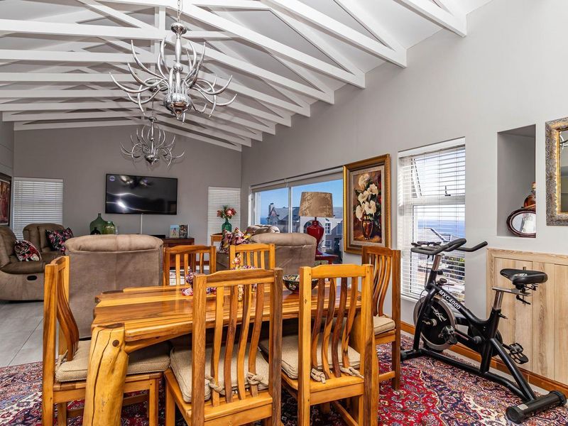 4 Bedroom Family House or Guest House Opportunity! - Photo 9