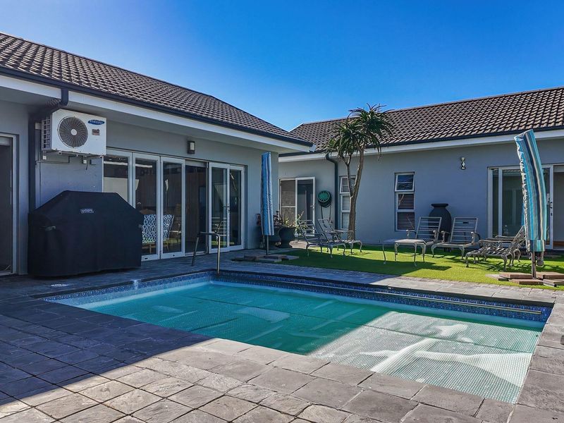 4 Bedroom Family House or Guest House Opportunity! - Photo 3