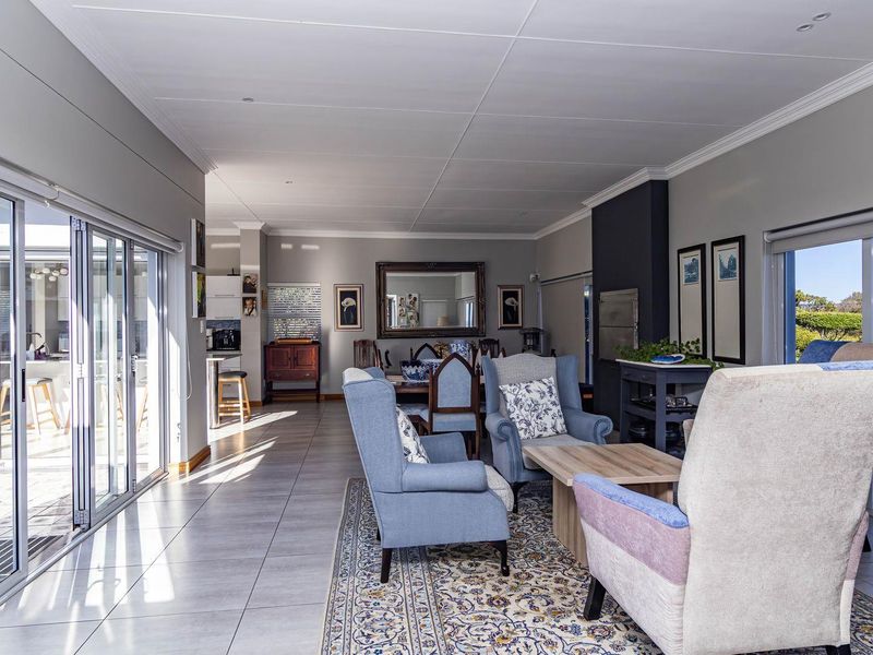 4 Bedroom Family House or Guest House Opportunity! - Photo 4