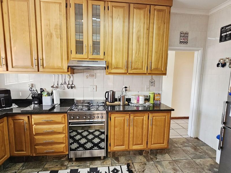 Beautiful Family home in Shelly Beach - Photo 4