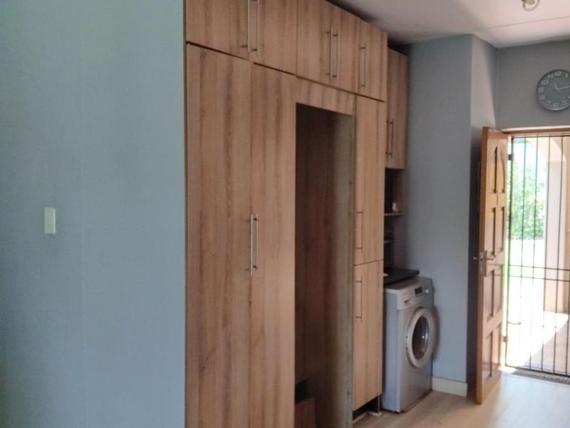 Lovely Modern 2-Bed 2 (Full) Bath Ground Floor Apartment For Sale in Secure Estate - Photo 7