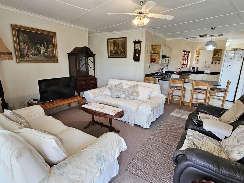 Townhouse For Sale in Uvongo Beach, Margate, KwaZulu Natal - Photo 9